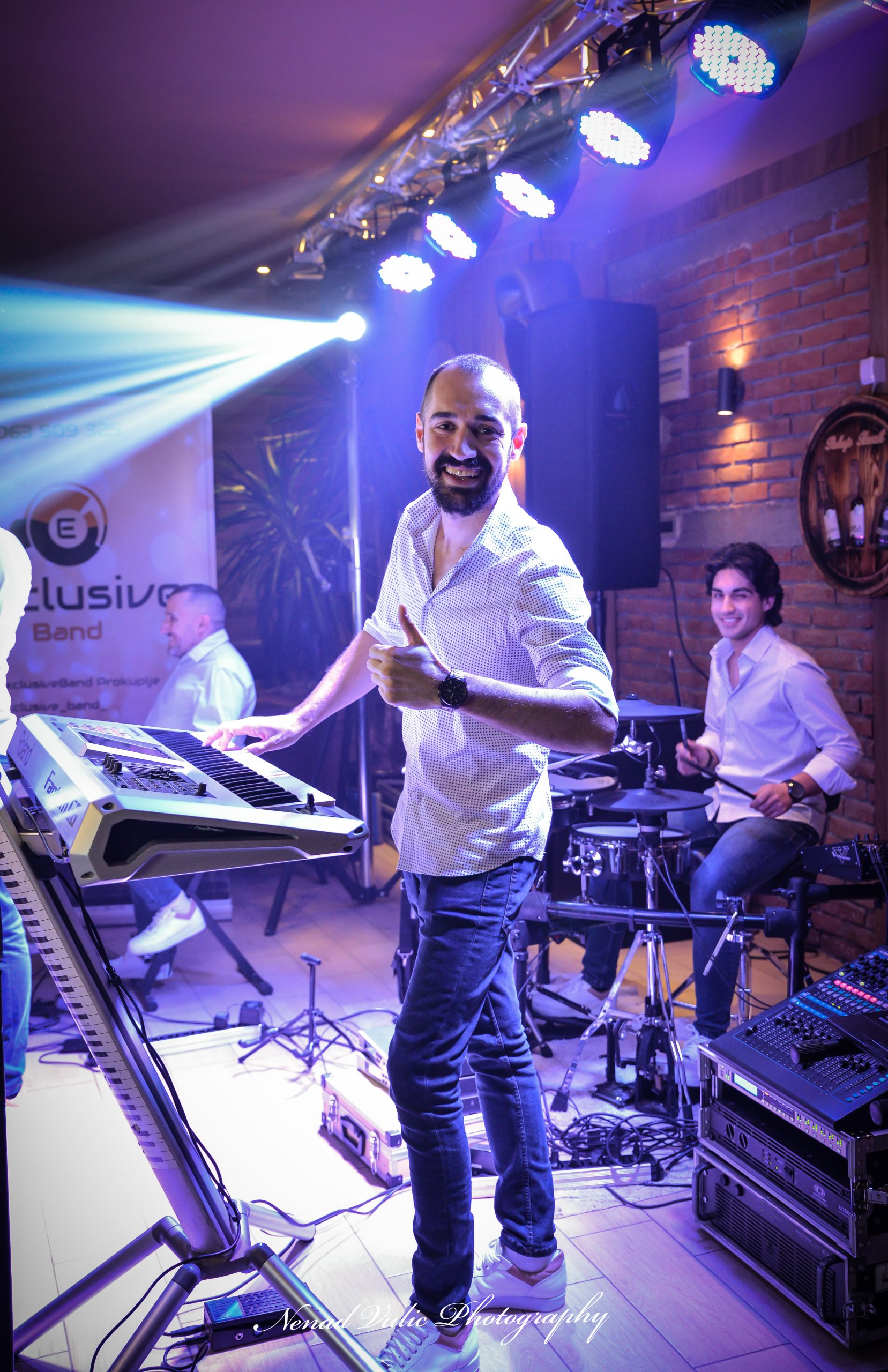 exclusive band - Milan klavijatura