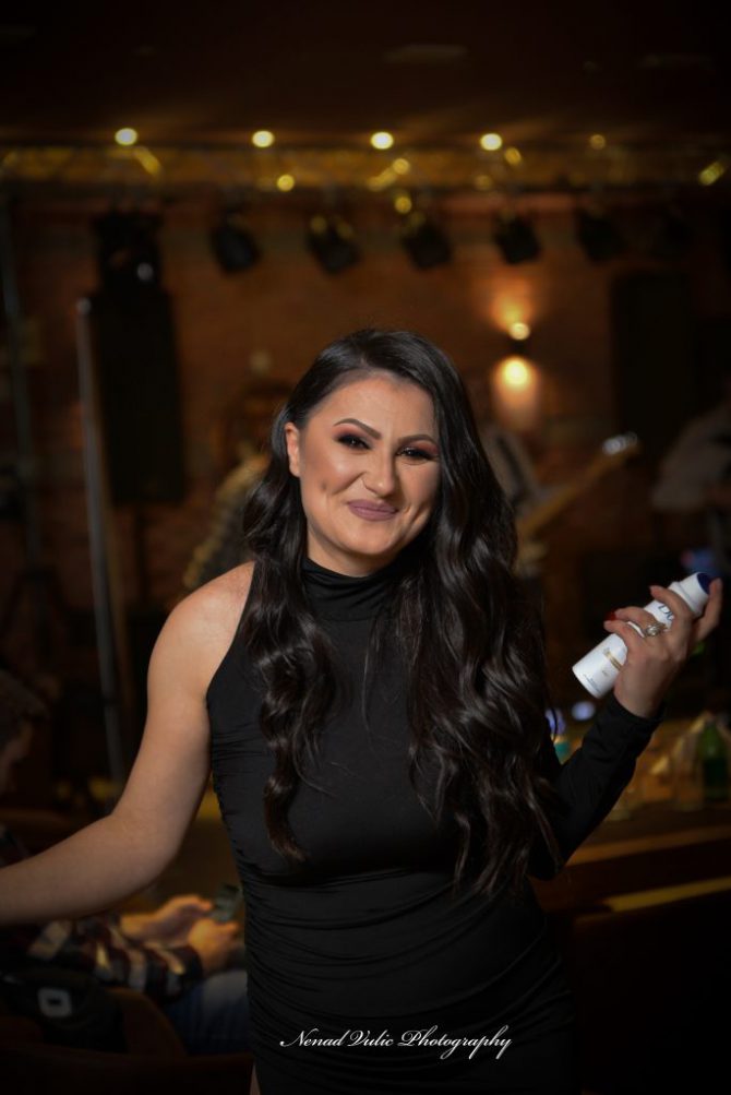 exclusive band - Mara pevacica