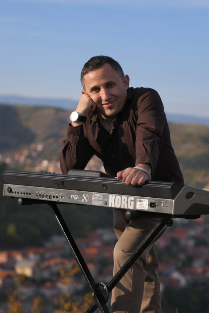 exclusive band - Boban bass