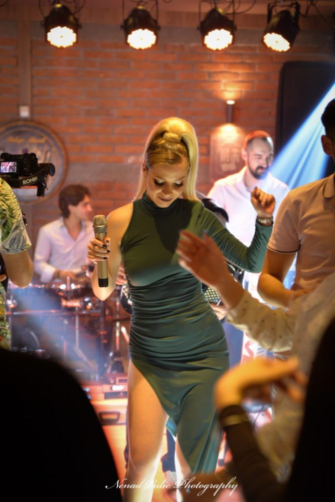 exclusive band - Milica pevacica